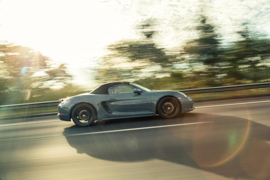  Porsche 718 Boxster 2016 года  (UK) (фото 5 из 30)